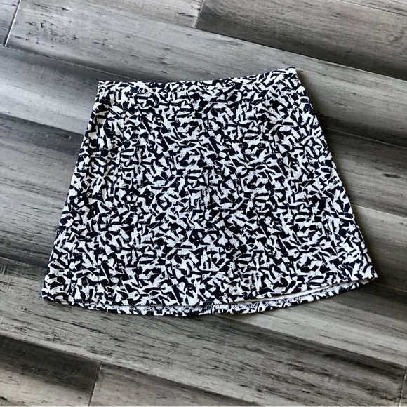 ❤️ LAST DAY Theory 'Lonati Pescara' Eyelet A-Line Mini Skirt - Picture 2 of 10